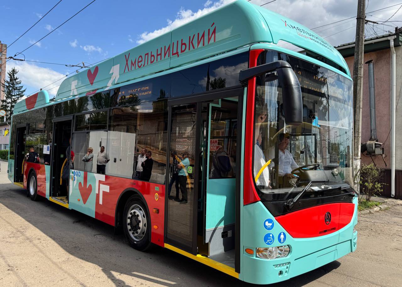 Батарейний тролейбус Еталон Т122 в депо ХКП “Електротранс”