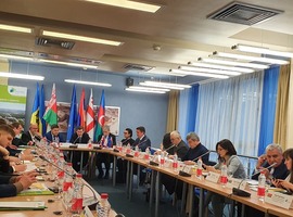 Як доступно розповісти населенню про ініціативи, що стосуються глобальної зміни клімату та зеленої енергетики?